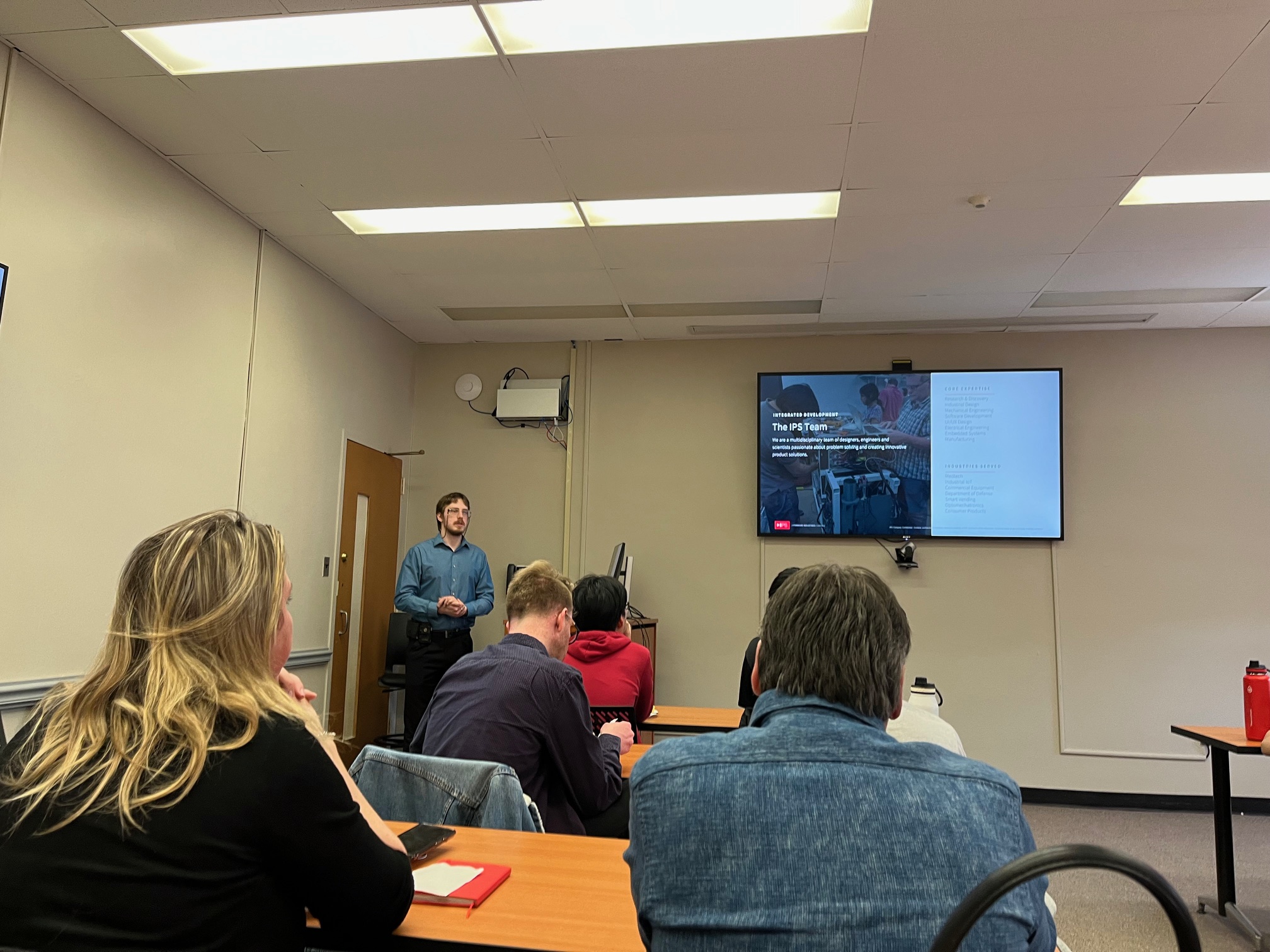 Alexander Sokolov talking to Lunch and learn students in classroom