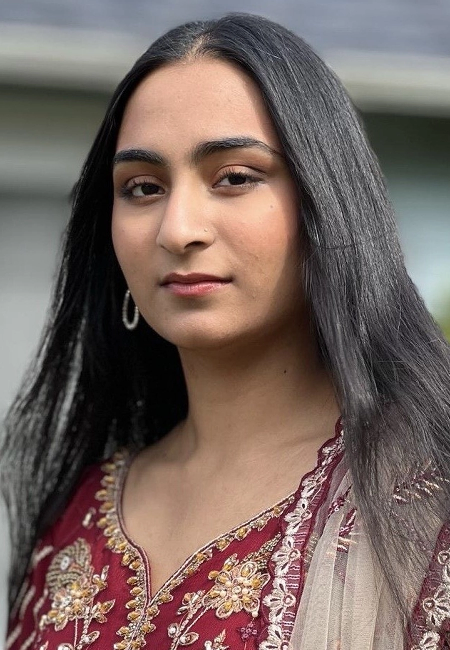 Maham Khalid Headshot